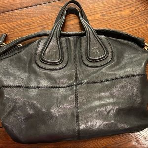 Black gorgeous leather classic Givency bag